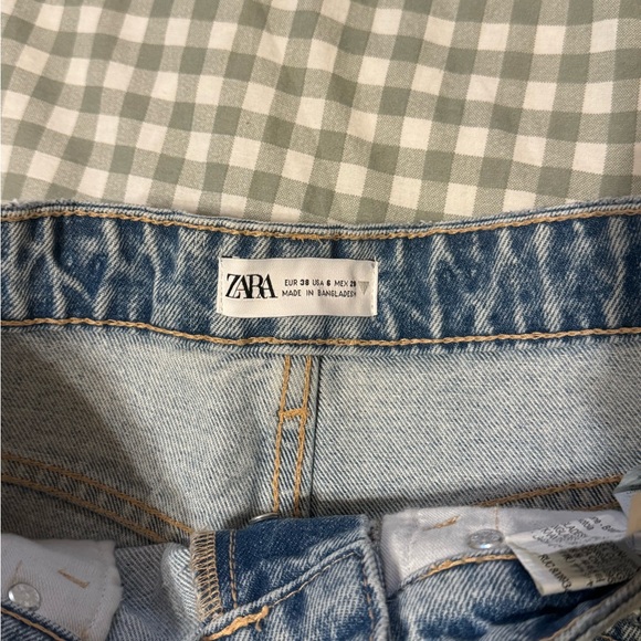Zara Denim Shorts - Picture 3 of 5